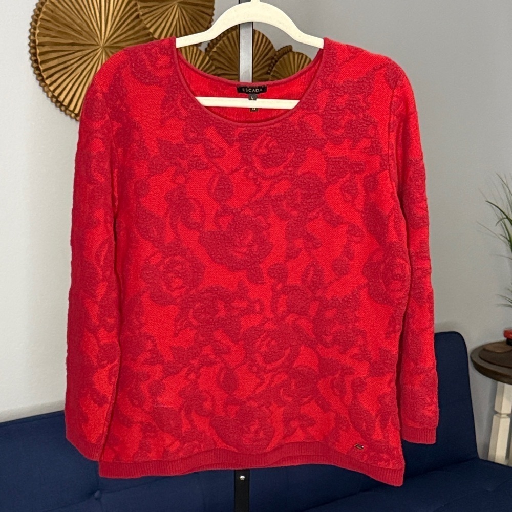Escada Red Burgundy 3D Floral Wool Angora Blend Crew Neck Knit Sweater sz Large